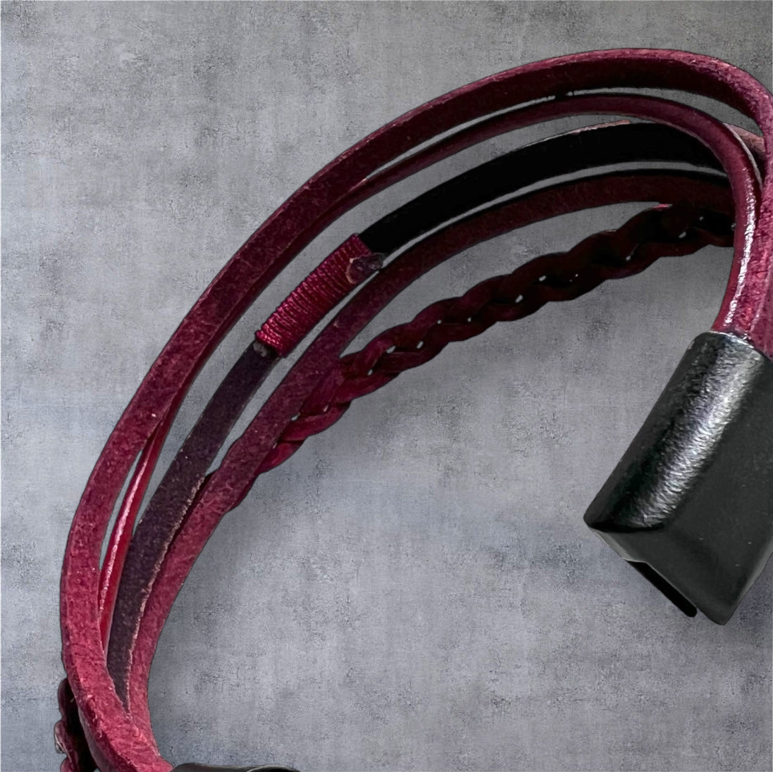 Echtleder-Armband – exklusive Verarbeitung – 5-reihig in Weinrot