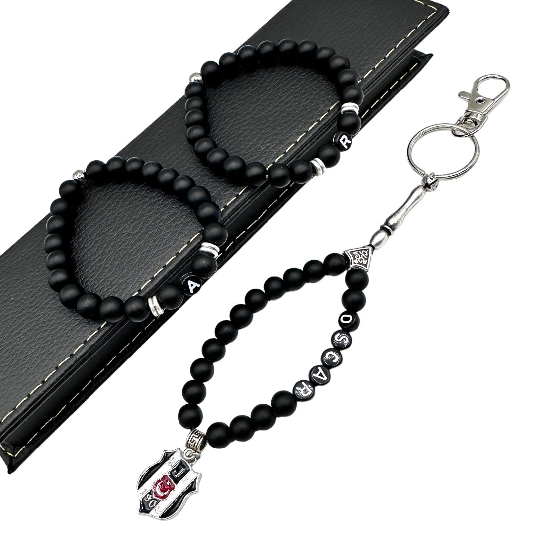 Schlüsselanhänger, personalisierter Schlüsselanhänger mit Namen, komplettes Geschenkset mit 2 Armbändern