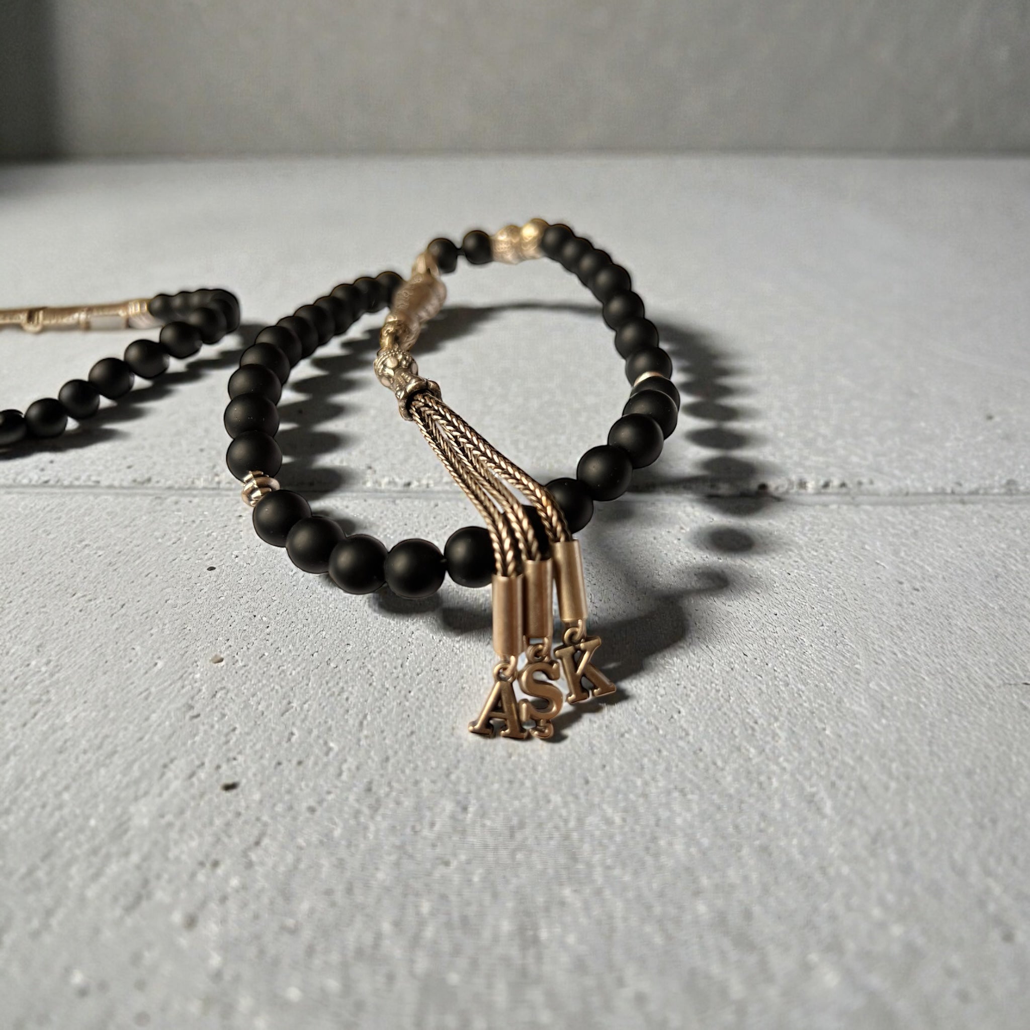TMN I Siyah Oniks Tesbih & Bileklik I Harfli Püskül I İsim Seçenekli I AŞK Model