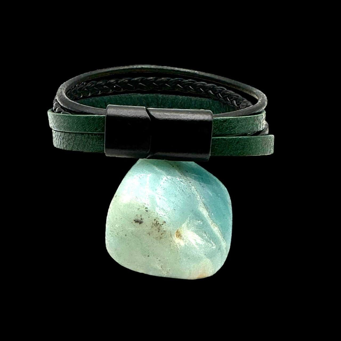 Grün-schwarzes Lederarmband, Modell mit Manschettenverschluss, breites Armbandmodell