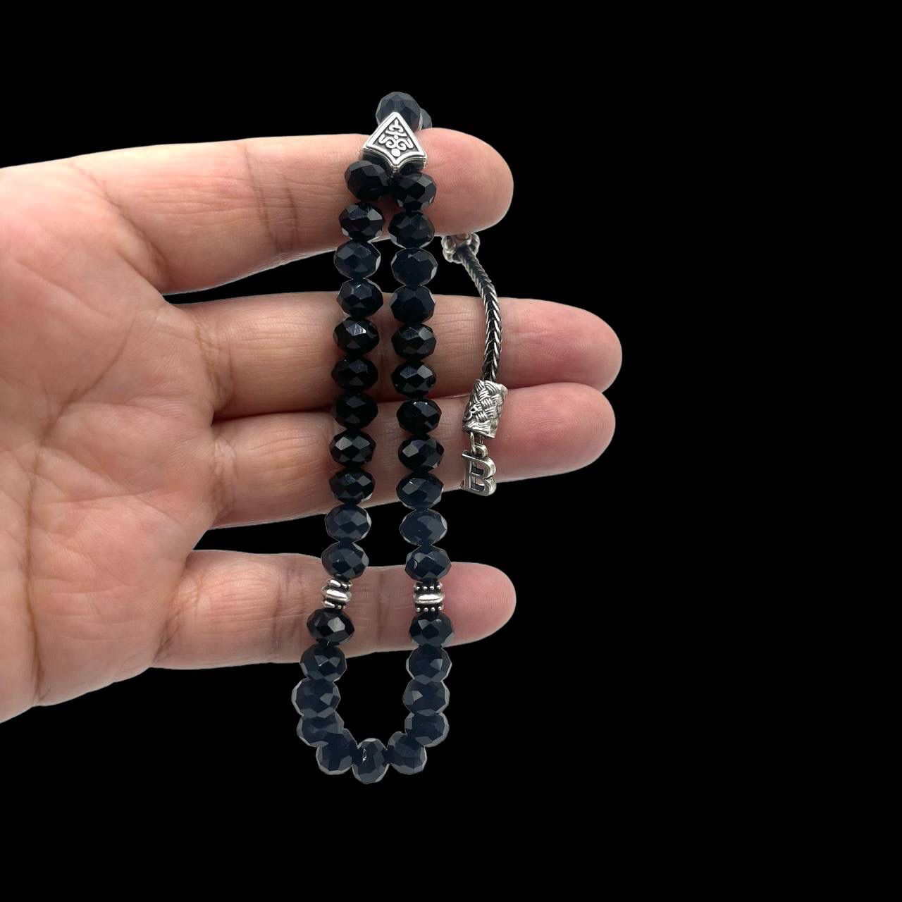 TMN | Personalisierte Gebetskette aus 33 Perlen | Schwarze Tesbih Kette mit Buchstaben Anhânger | Glücksbringer Autoschmuck | Idee Führerschein bestanden Geschenk